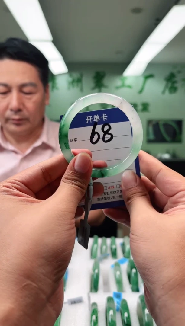 未镶嵌手镯石英质玉57