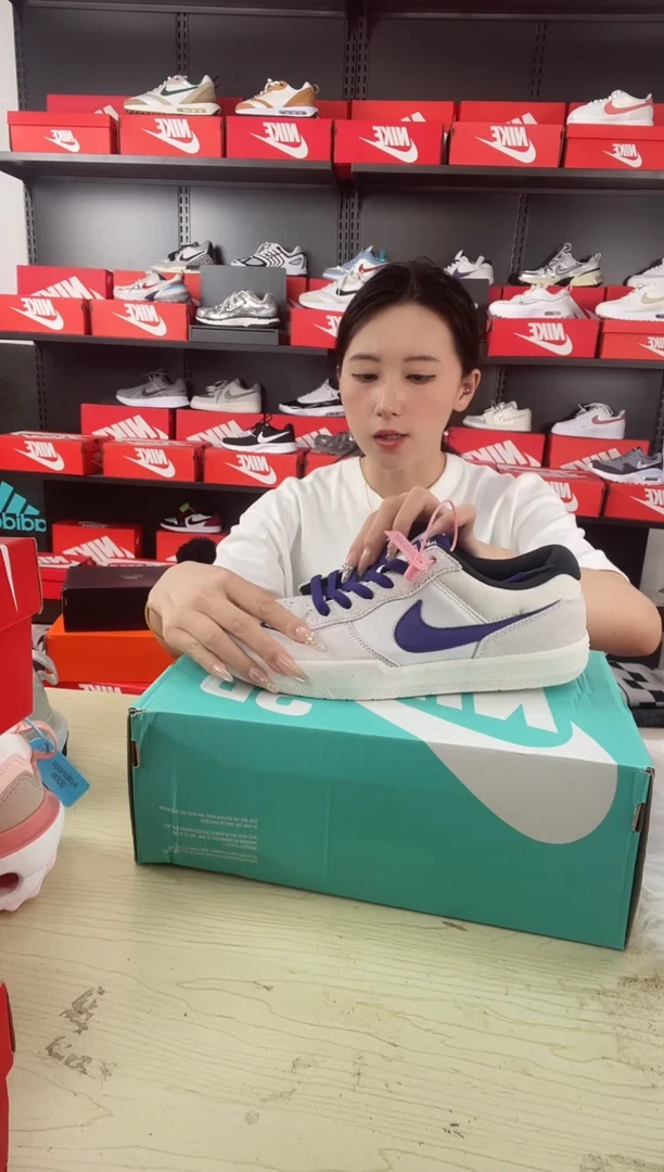 耐克正品断码鞋43