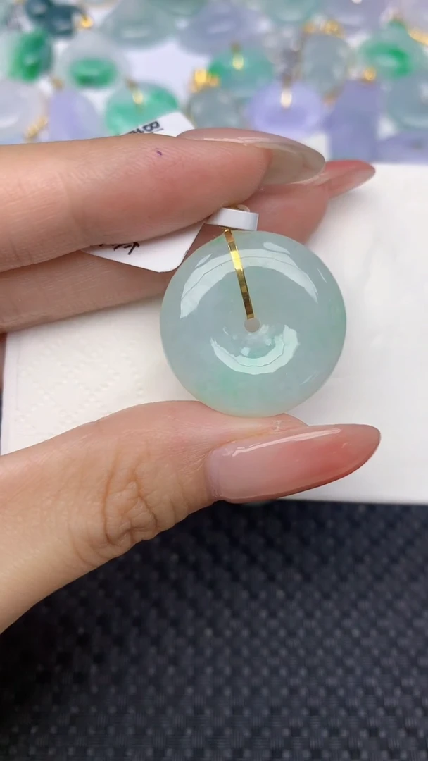 翡翠18K金镶嵌颈饰天然翡翠a货