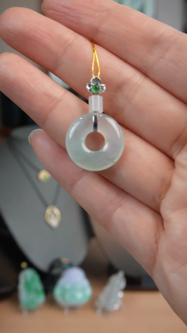 【闪购商品】翡翠颈饰18K金镶嵌 天然缅甸翡翠吊坠