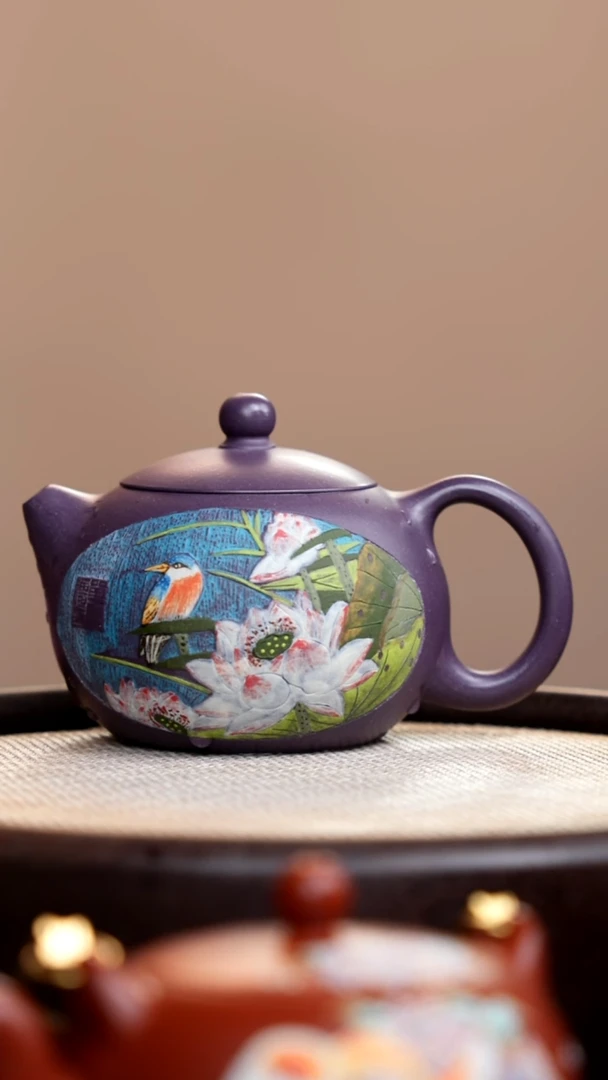 茶壶紫砂h****?紫罗兰西施彩刻荷鸟
