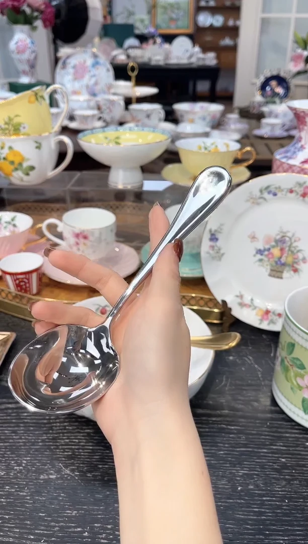 18-10不锈钢勺     银