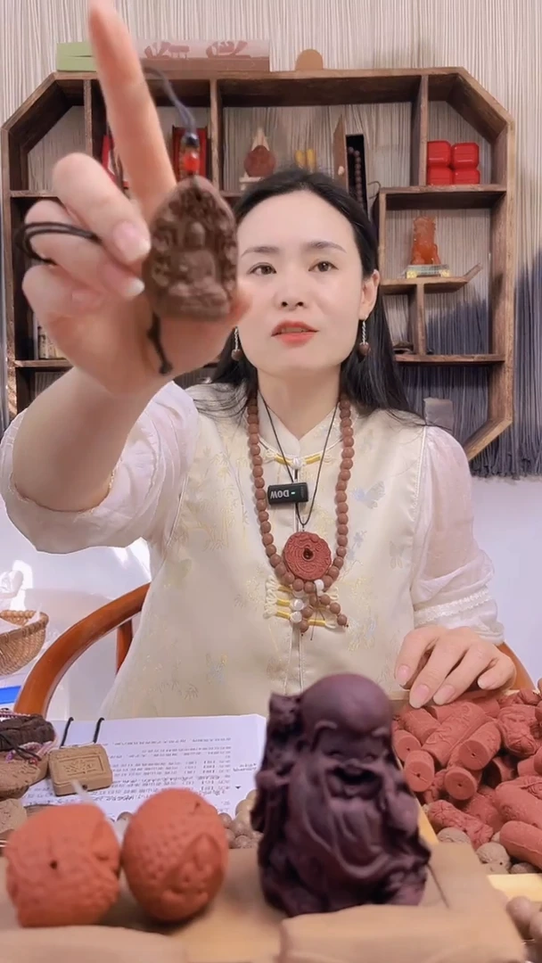 【闪购商品】泥塑清肺避役香方大日如来