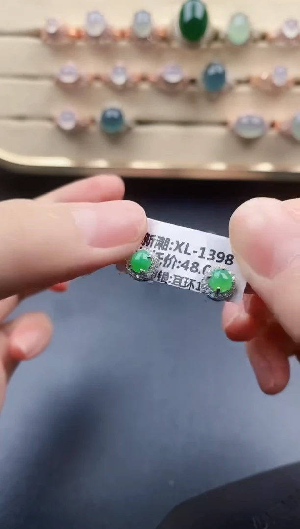 翡翠银S925镶嵌耳饰一物一证一礼盒