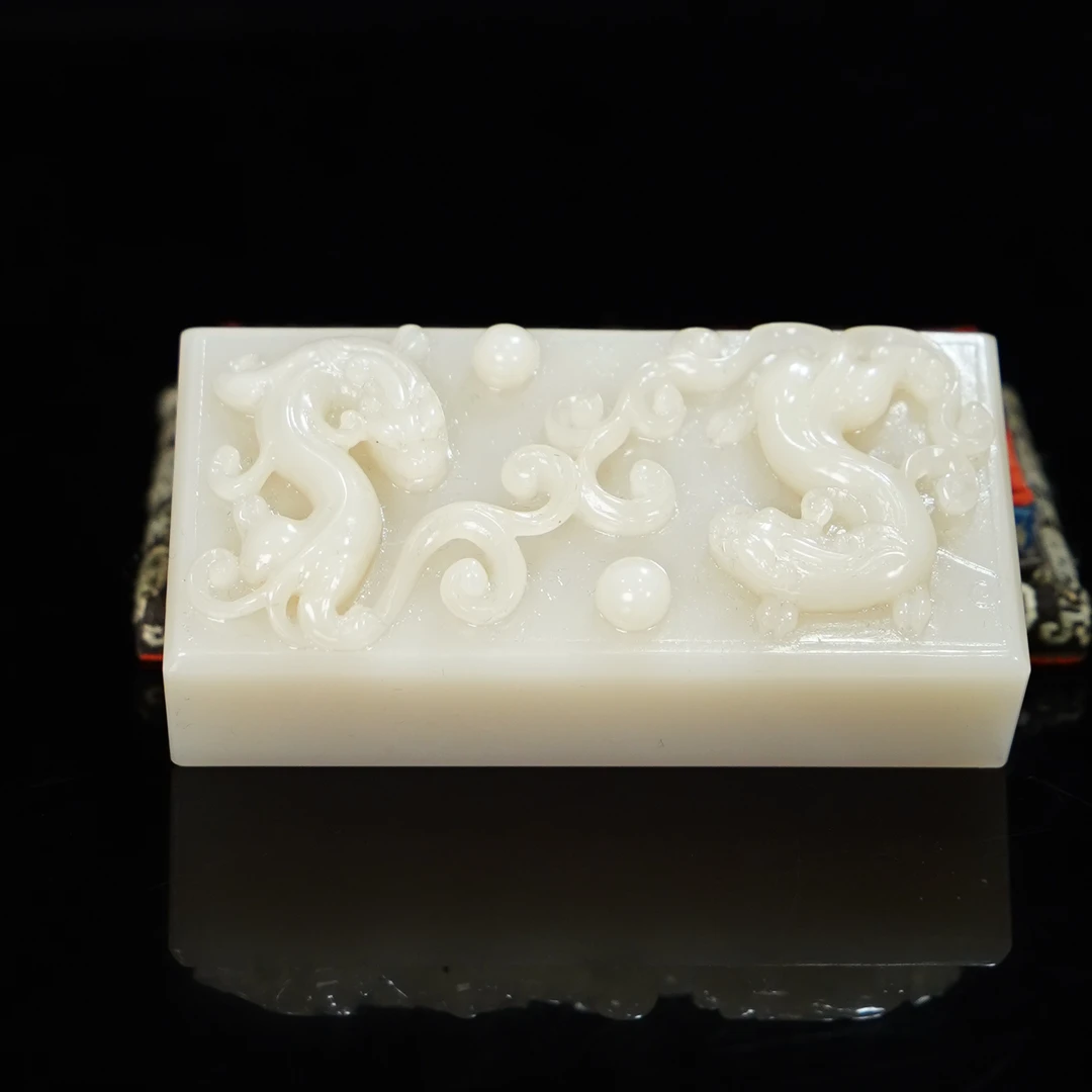 21寿山石善伯洞螭龙献瑞印章224.5克8.8x4.3x2.6