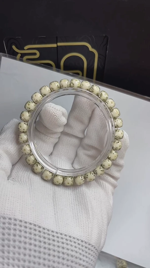 手串星月菩提小驼包8x7.a050