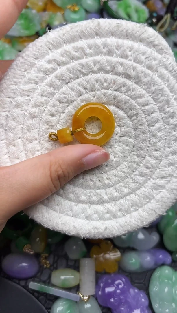 颈饰未镶嵌翡翠缅甸翡翠吊坠