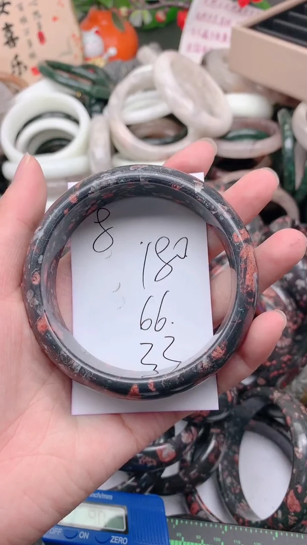 石英质玉手镯未镶嵌180
