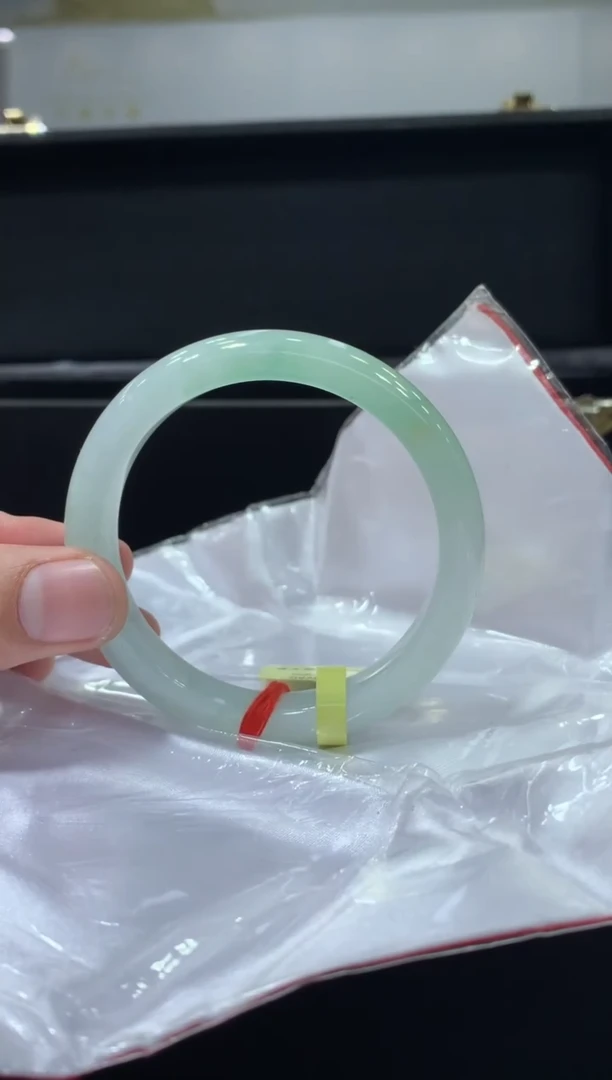 未镶嵌手镯翡翠翡翠手镯