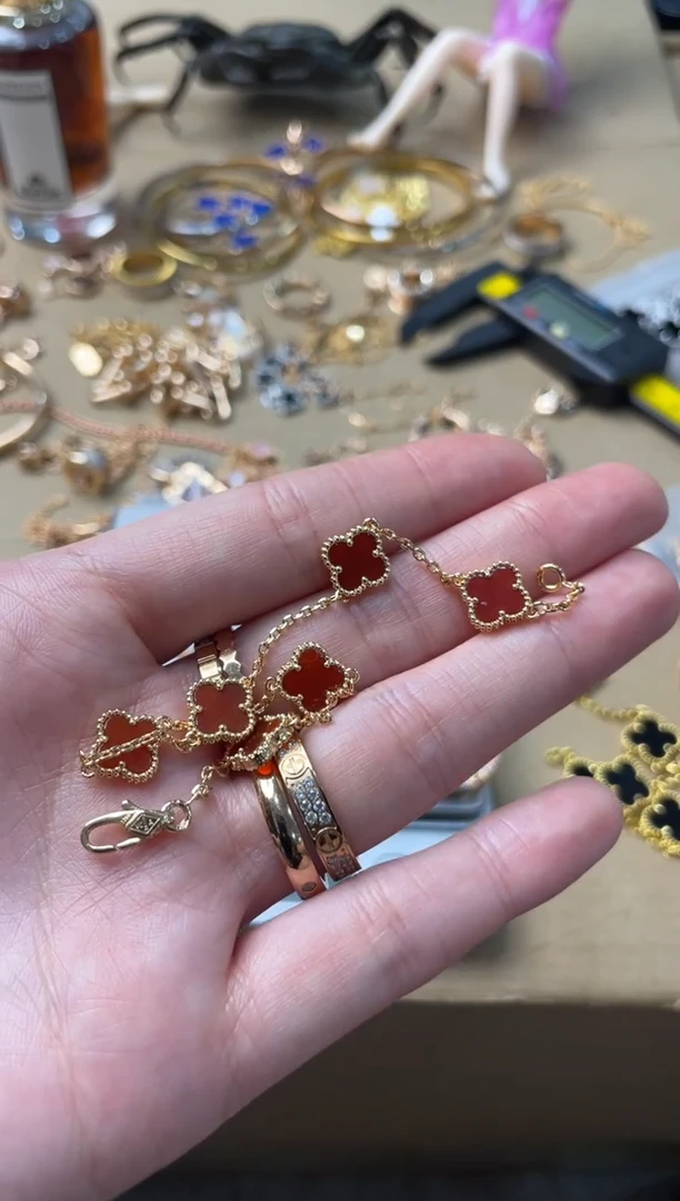 瓷片嘉荣当康大姐fu的总铺