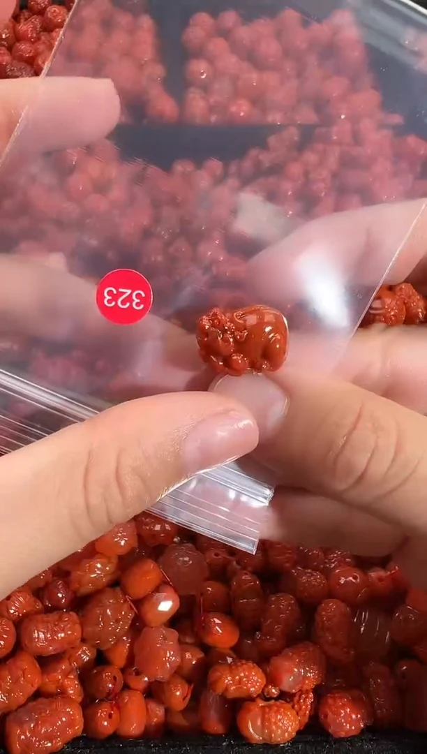 颈饰未镶嵌南红玛瑙1