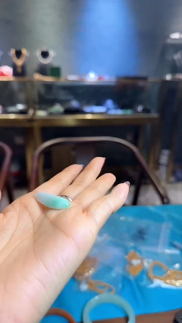 【闪购商品】翡翠吊坠(不含链)未镶嵌翡翠福瓜