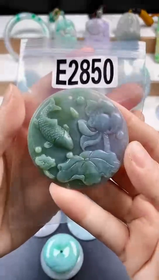 颈饰未镶嵌翡翠天然翡翠吊坠挂件