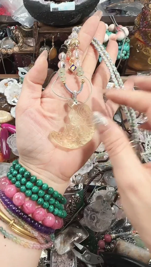 未镶嵌颈饰水晶9902000000