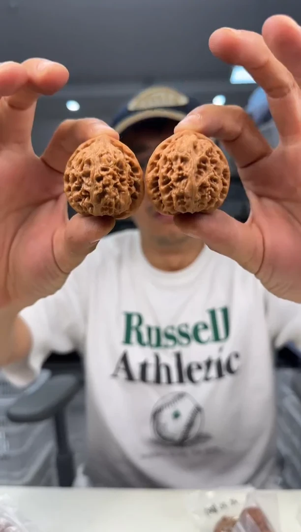 文玩核桃把件38宫灯