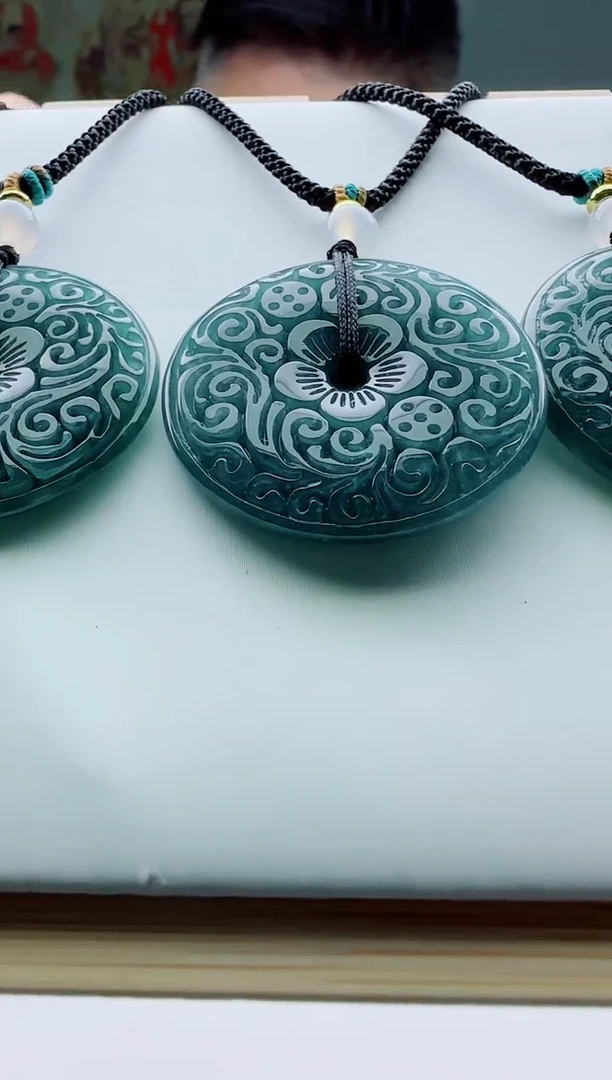 颈饰未镶嵌翡翠多样性发其一