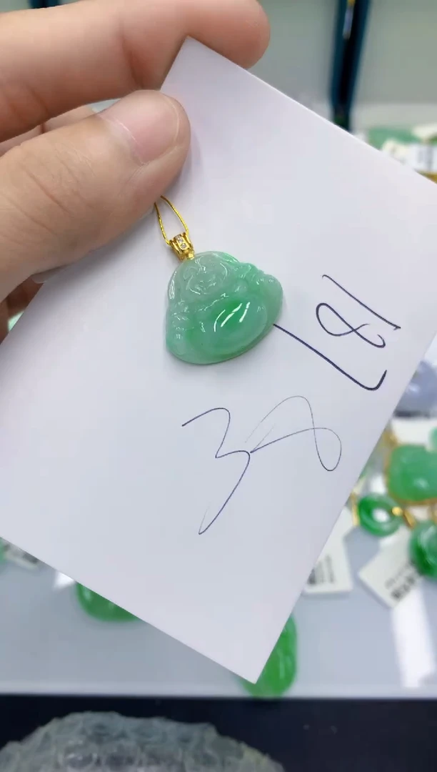 翡翠挂件未镶嵌翡翠
