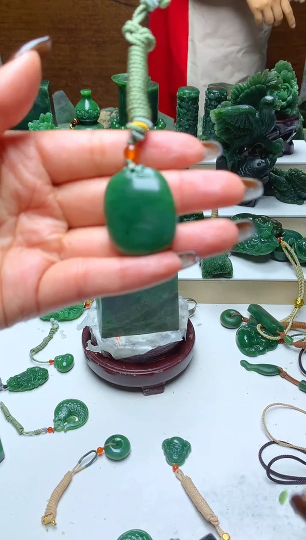 未镶嵌和田玉摆件1