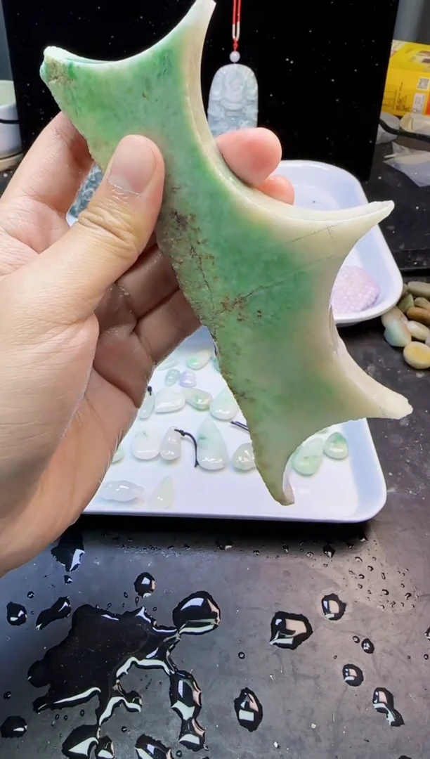 颈饰未镶嵌翡翠001天然A货翡翠