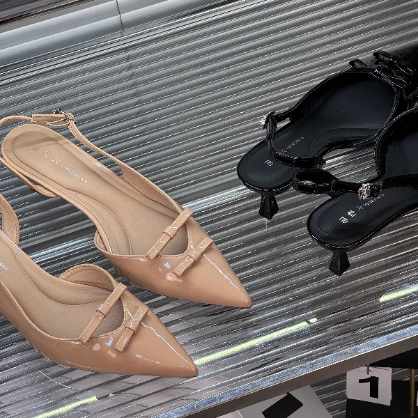 蝴蝶结漆皮浅口显瘦性感高跟鞋2025新款法式百搭轻奢增高御姐后空