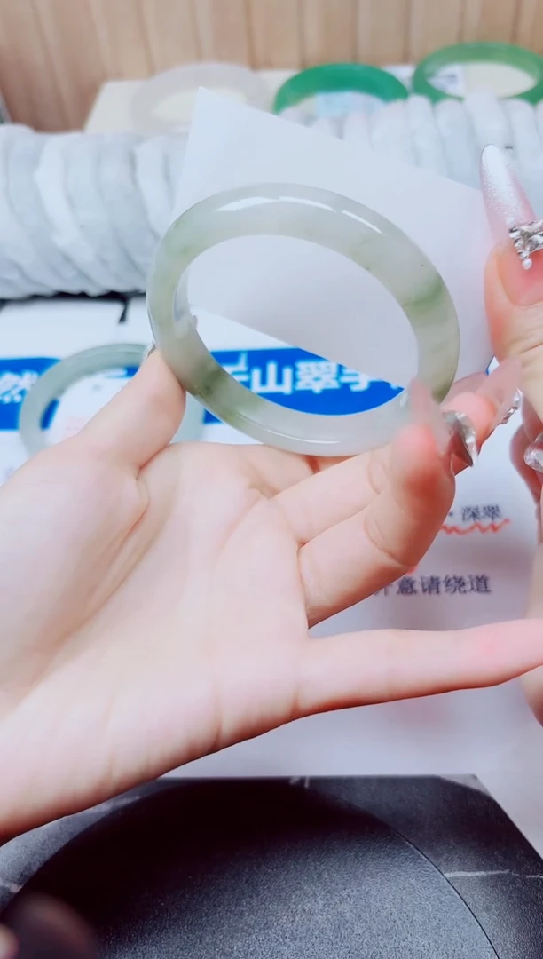 未镶嵌手镯石英质玉109/60