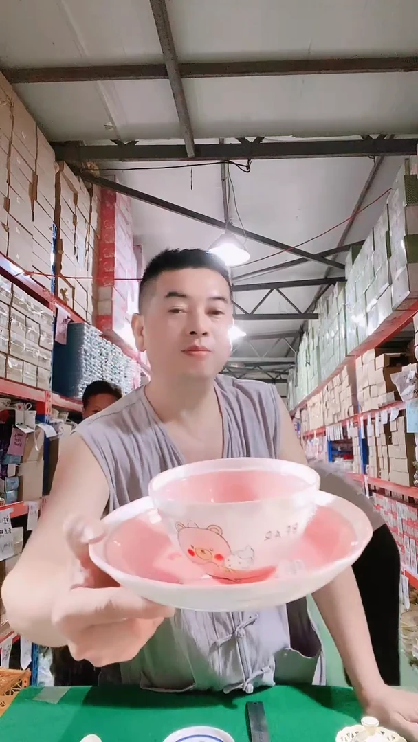 瓷片碗碟好物一件不留@@1