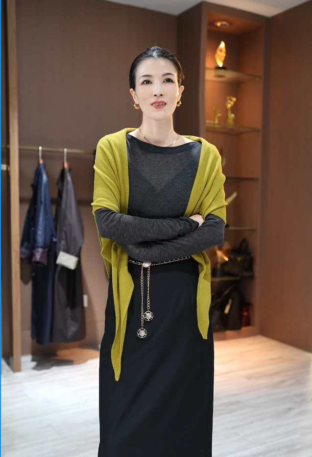 2025秋冬季高档新款纯色简约百搭时尚羊毛披肩围巾三角巾P416