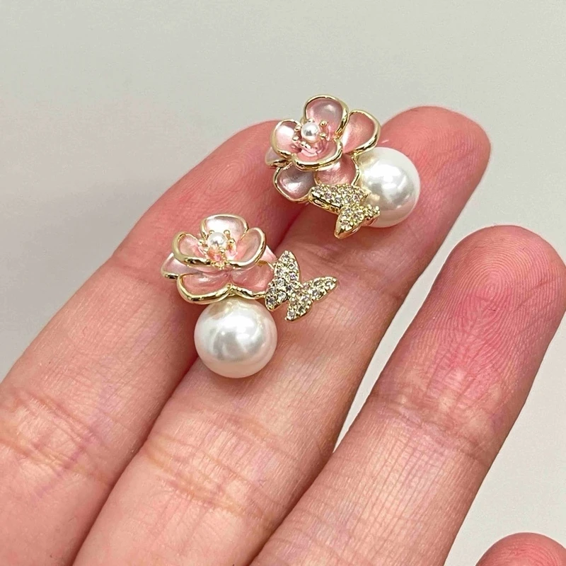 【魏来意】镀K金 法式锆石蝴蝶山茶花耳针-14*10mm