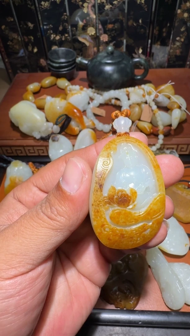 颈饰未镶嵌和田玉观音