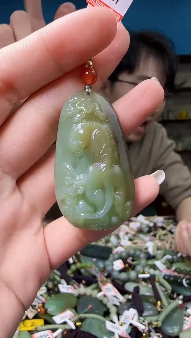 颈饰未镶嵌和田玉1