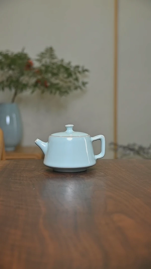 井栏壶 天青 微瑕 朱法喜款