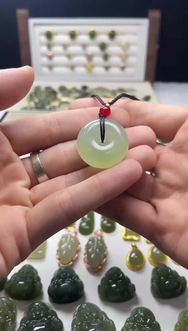 未镶嵌蛇纹石玉吊坠(不含链)未镶嵌 蛇纹石玉 吊坠(不含链)