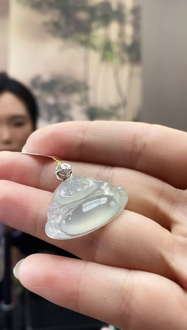 颈饰18K金镶嵌翡翠佛公