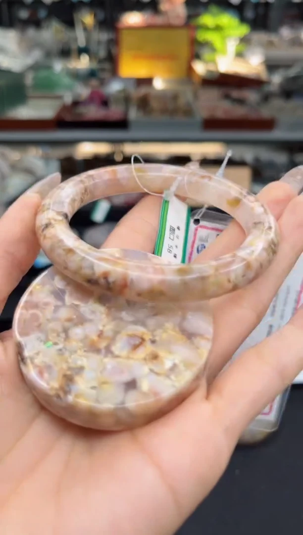 【闪购商品】石英质玉手镯未镶嵌58圈口（不退不换）1507770