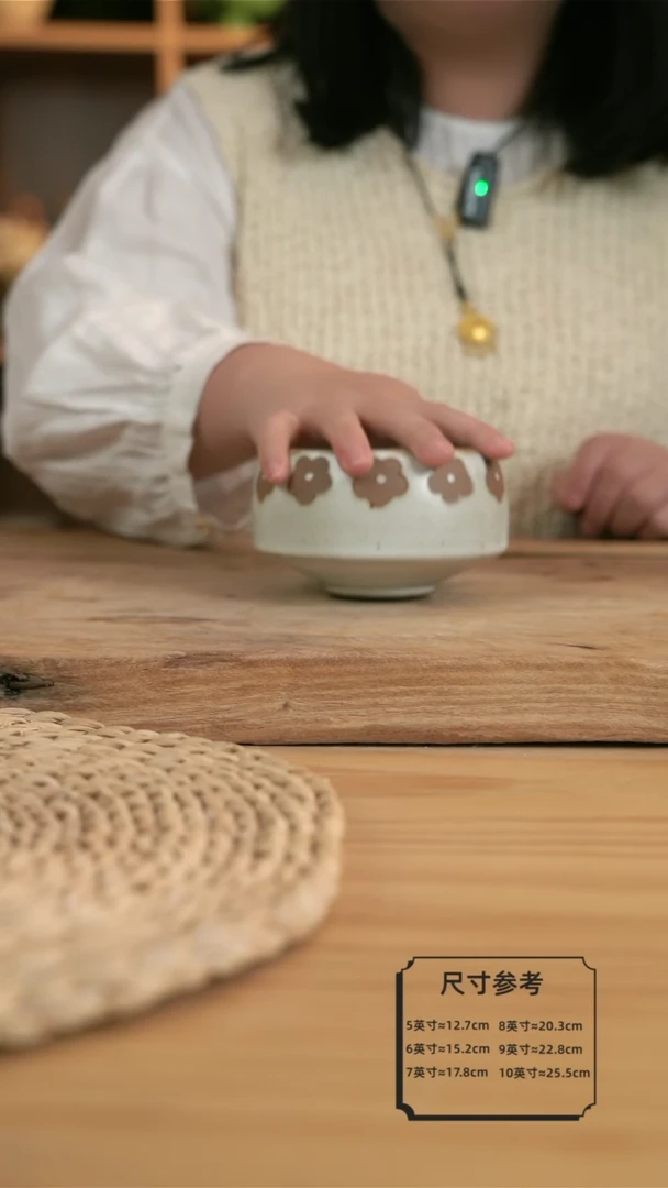 【闪购商品】白色的雕刻小花花的钵钵碗