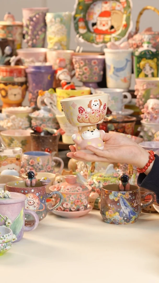 摆件陶景德镇釉下彩手绘设计师款陶瓷