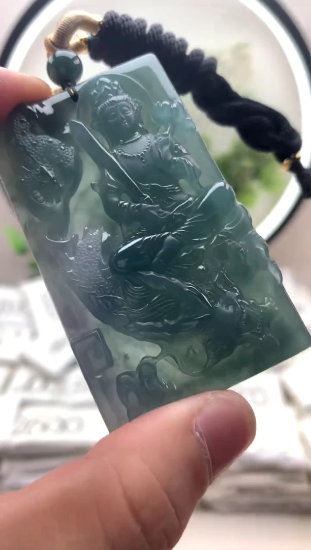 颈饰未镶嵌翡翠虚空藏