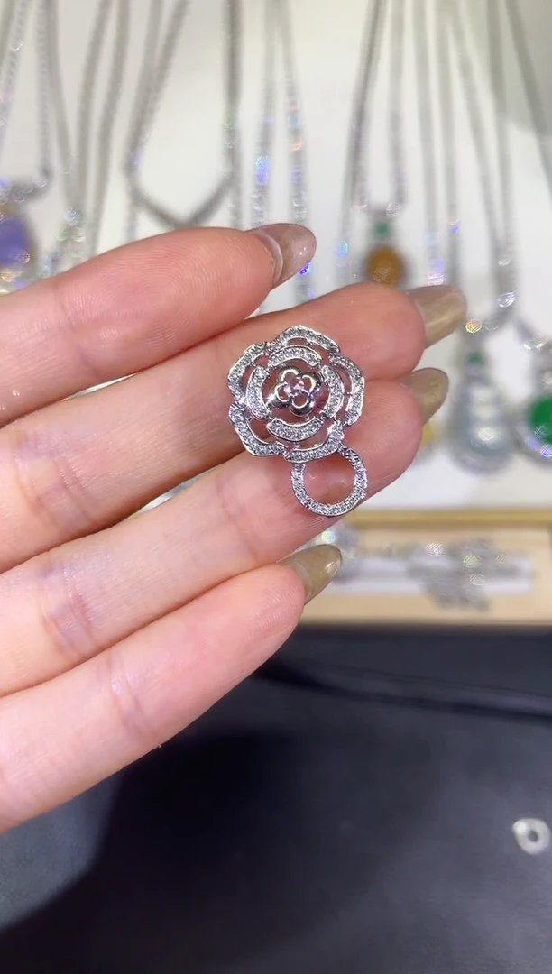 颈饰18K金镶嵌天然钻石10团购随机发货不挑选