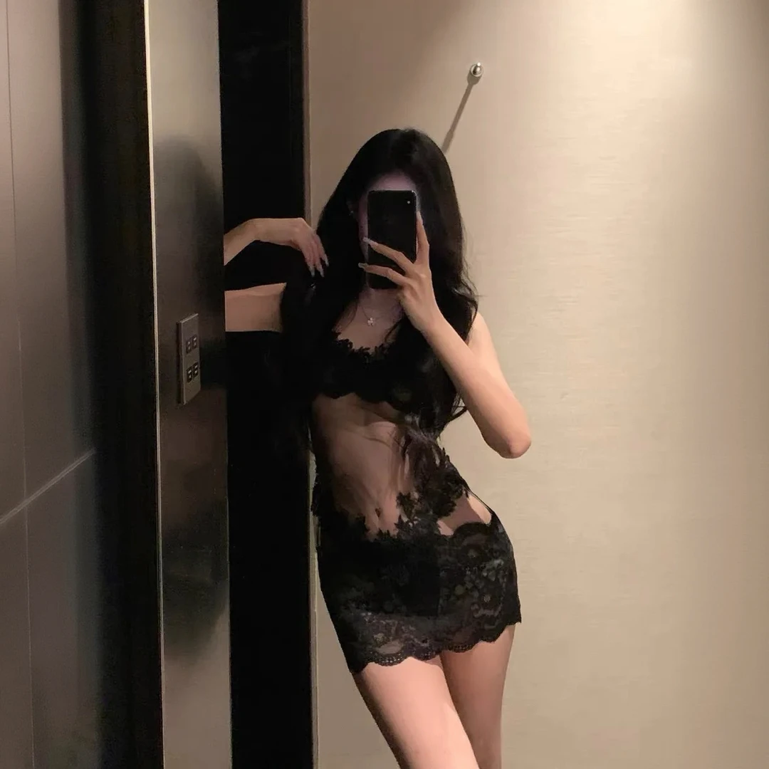 夜色【80-180斤】蕾丝性感透视高级感网纱刺绣半奶盖设计款吊带裙
