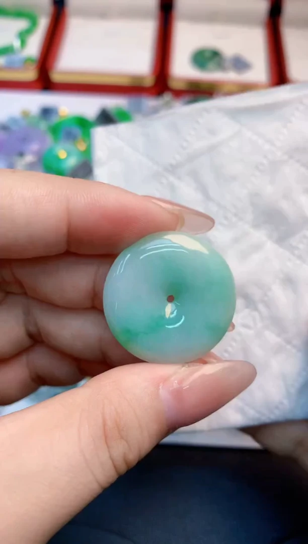 翡翠未镶嵌吊坠(不含链)1