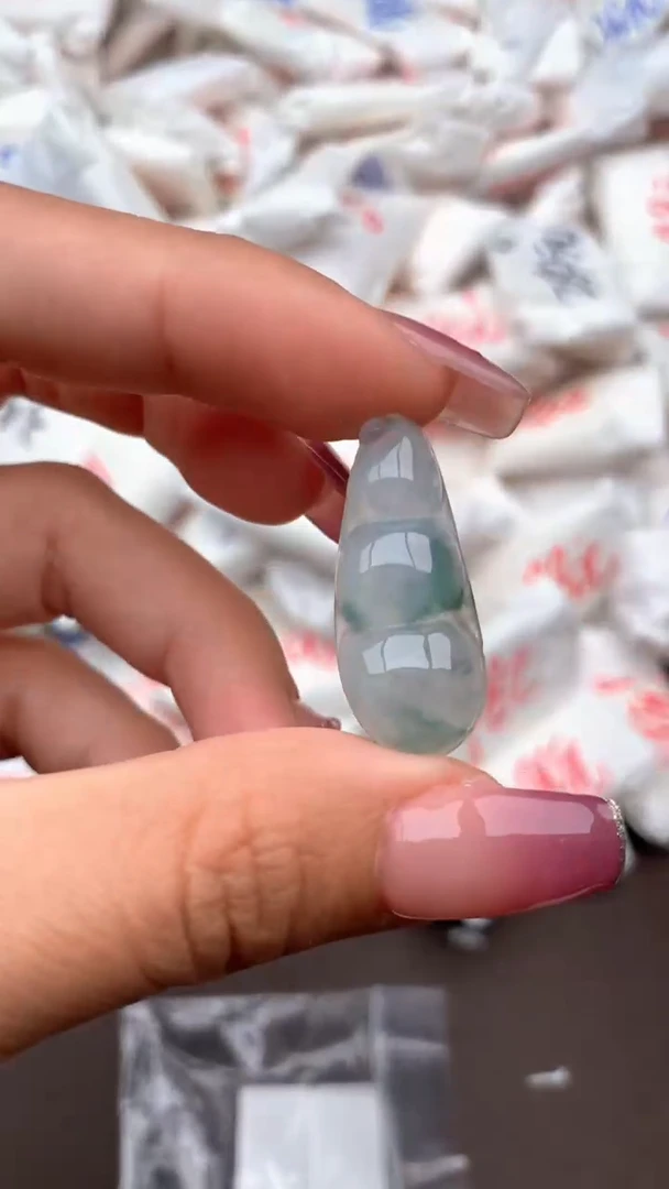 【闪购商品】翡翠挂件未镶嵌—