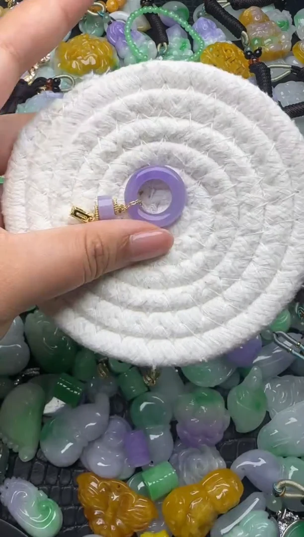颈饰未镶嵌翡翠缅甸翡翠吊坠