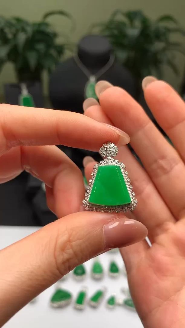 翡翠18K金镶嵌吊坠(不含链)无事牌