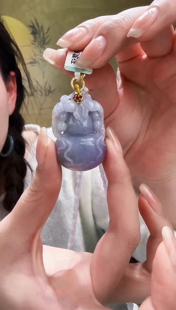 颈饰未镶嵌翡翠吊坠