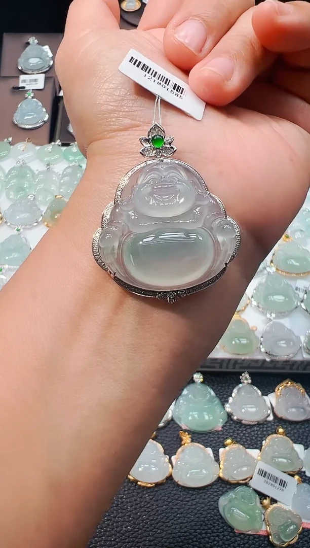 吊坠(不含链)18K金镶嵌翡翠佛公吊坠