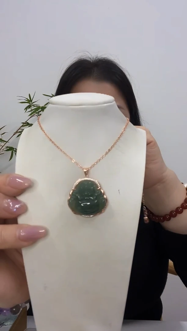 【闪购商品】翡翠吊坠(赠链)银S925镶嵌佛公玫瑰边
