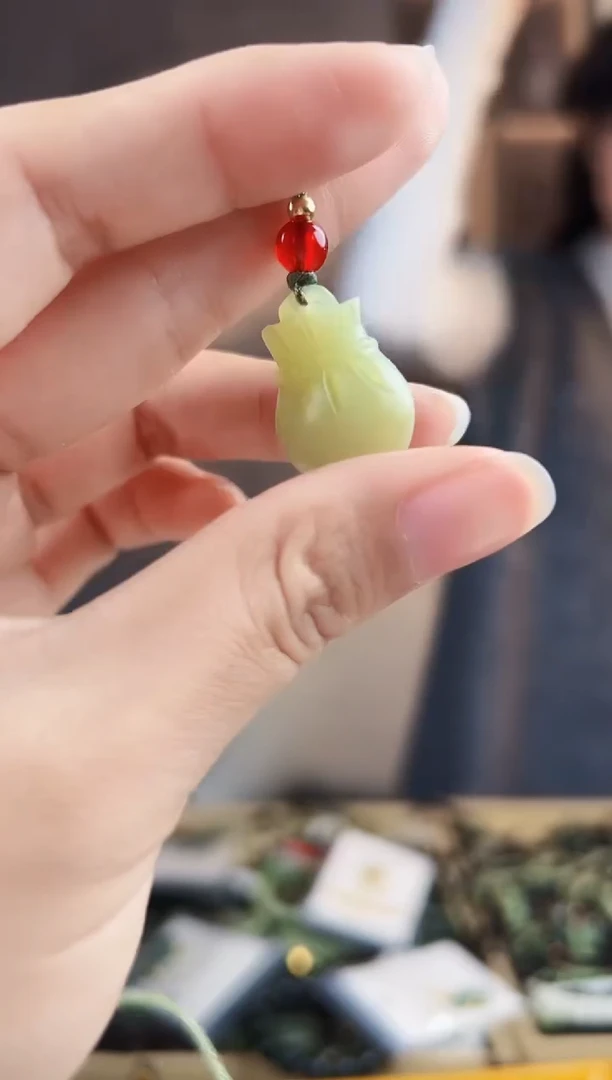 颈饰未镶嵌和田玉拍一发一，多样性发货