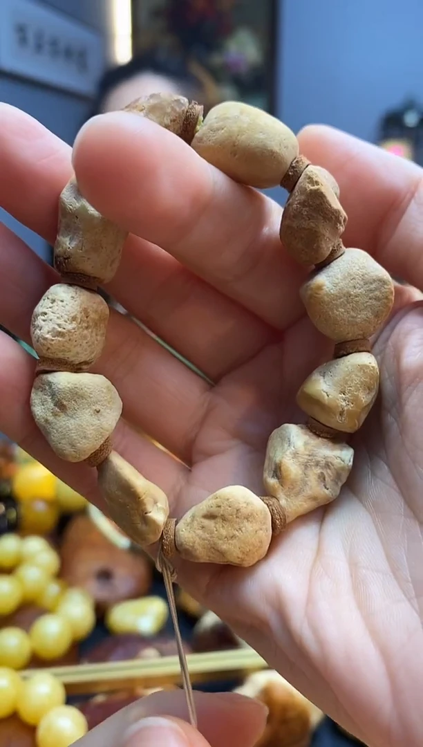 琥珀颈饰未镶嵌手串