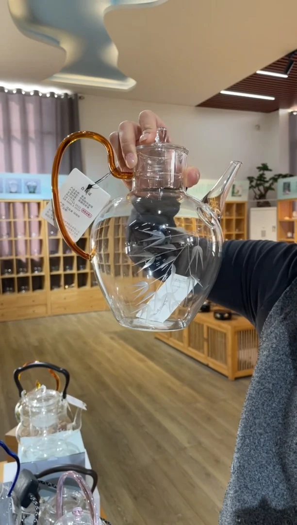 手工艺品玻璃大执壶琥珀把雕刻竹子