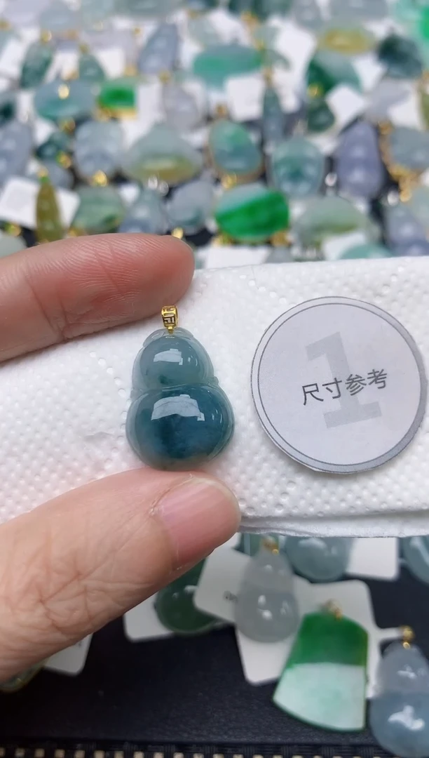 颈饰18K金镶嵌翡翠天然缅甸A货翡翠